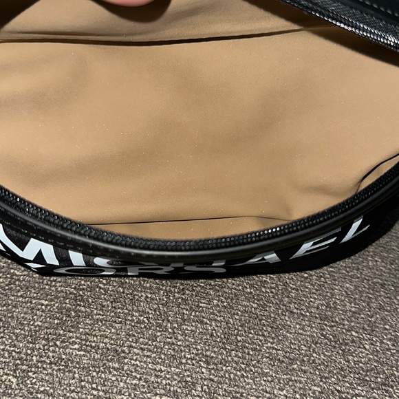 Michael Kors❤️ Unisex Black Logo Nylon Belt Bag/OS/NWT
~ New with tags! - Picture 11 of 12